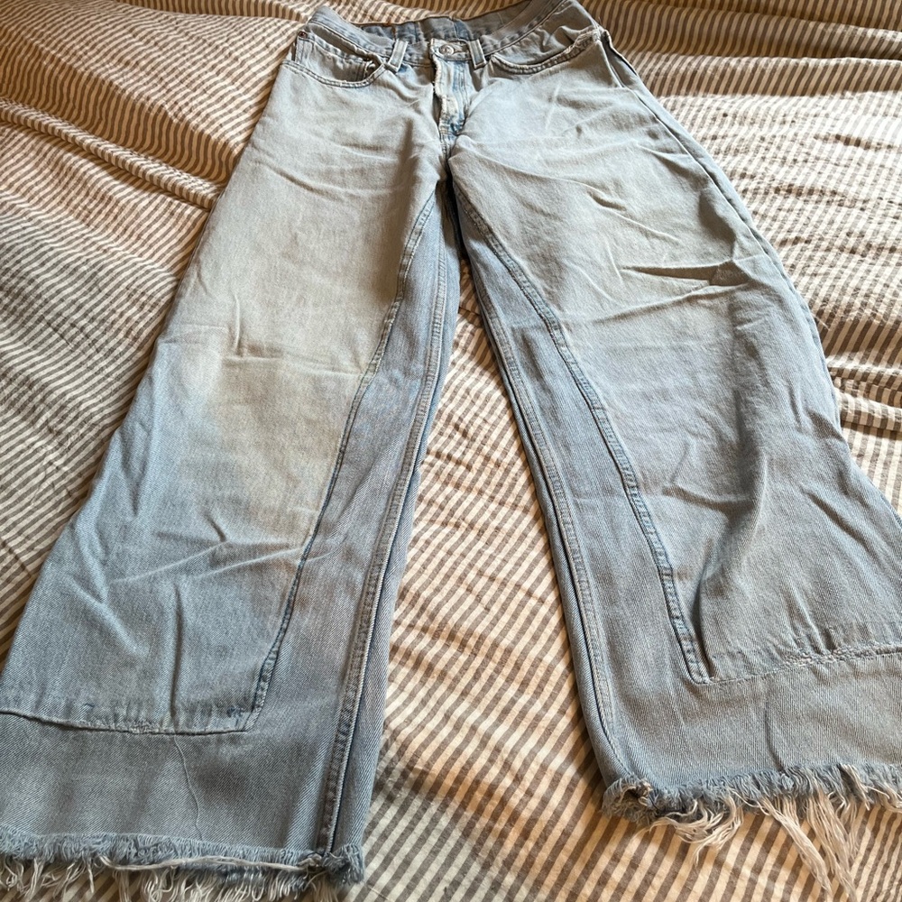 Wide-Leg Fringe Hem Jeans - Light Blue